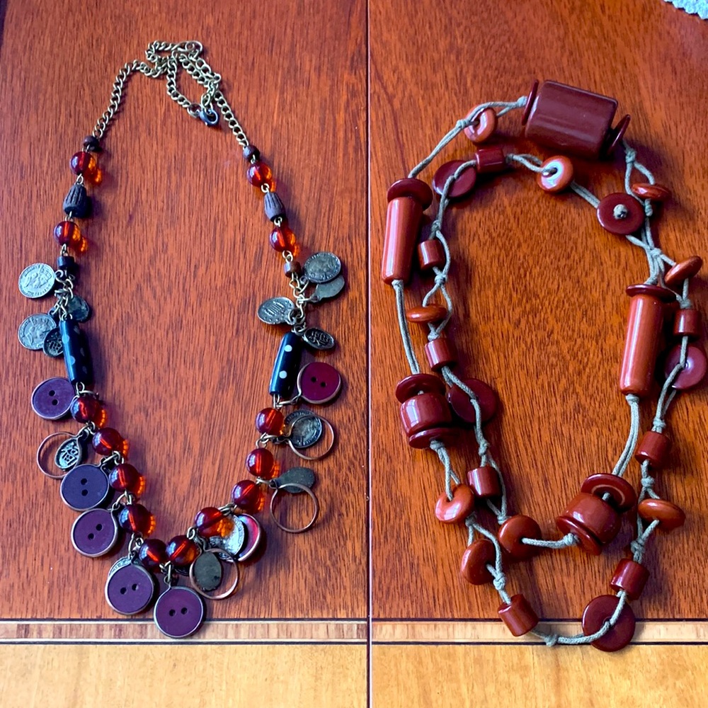 2 vintage necklaces